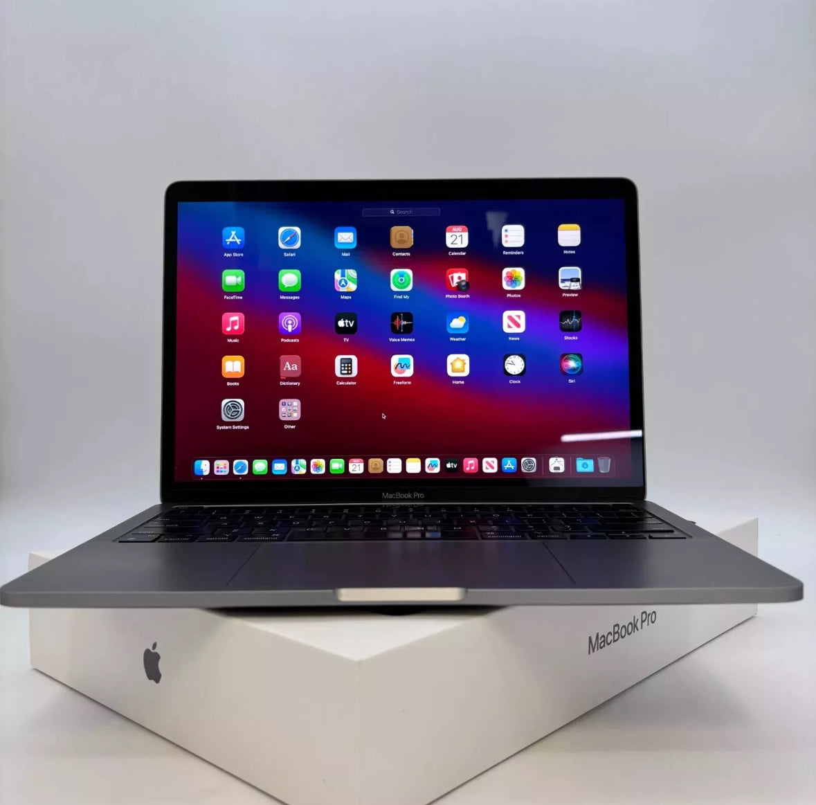 MacBook Pro 13” con barra táctil, Intel Core i5, 8 GB, (2016)