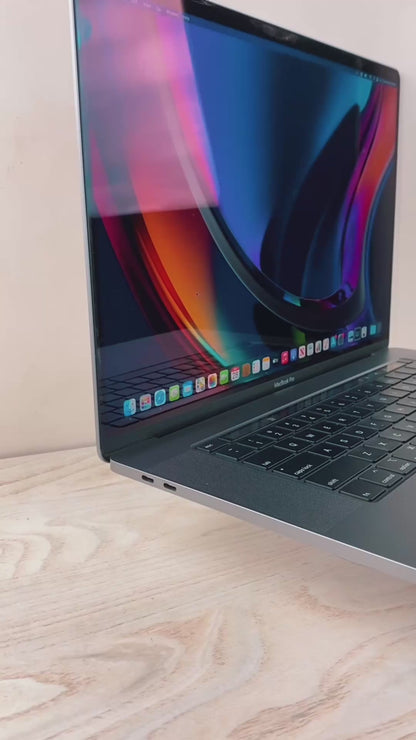 MacBook Pro 15”, Intel Core i9 Turbo Boost, 32 GB de RAM (2020)